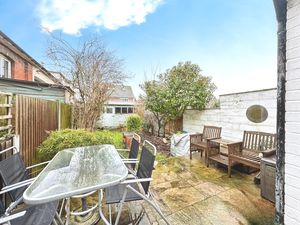 SYDNEY STREET- click for photo gallery